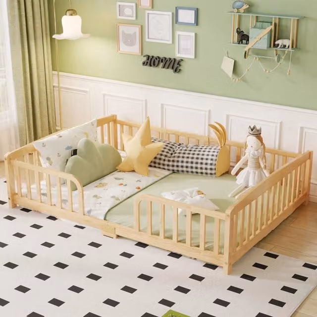 Lettino per bambini SINGULARTY in legno di pino, stile scandinavo, colore beige e marrone, L/P/H: 200 x 140 x 45,7 cm
