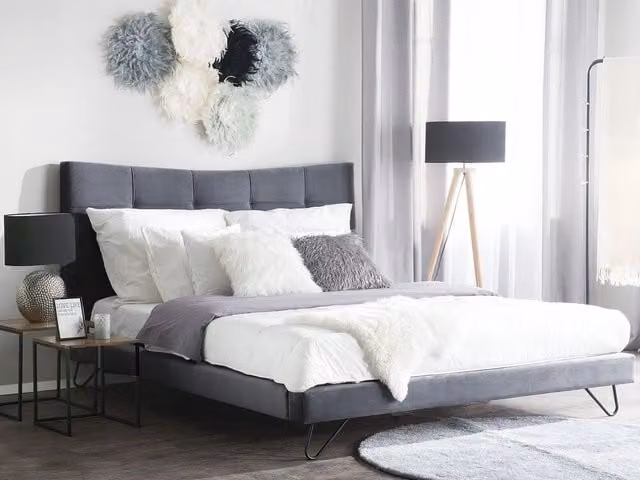 Letto Beliani Moderno in Velluto Grigio con Struttura Imbottita e Gambe in Metallo L/P: 160 x 200 cm