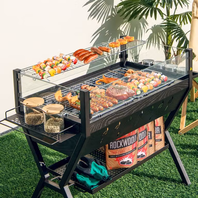 Barbecue a carbone Costway in acciaio con protezione antivento, ripiani per condimenti e rack per riscaldamento, Marrone e Nero