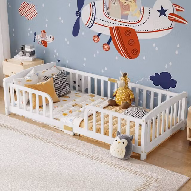 Lettino per bambini SINGULARTY in legno di pino laccato bianco con spondine di sicurezza L/P/H: 200 x 90 x 45.7 cm