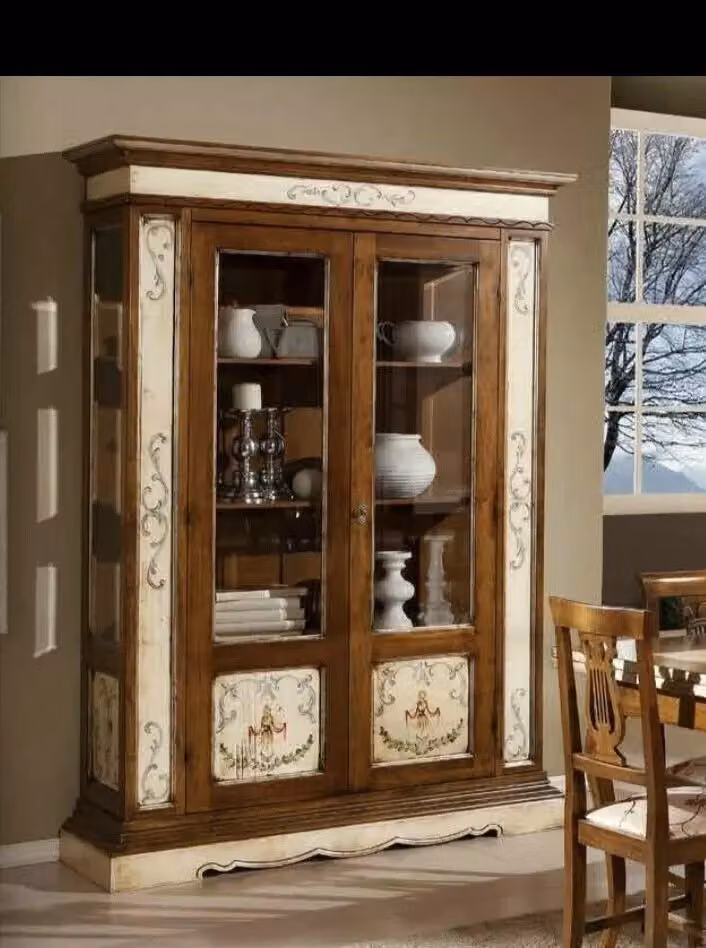 Vetrina a 2 porte in stile arte povera Mobili2g in legno dipinto decorazione floreale marrone multicolore L: 145 cm, P: 48 cm, H: 212 cm