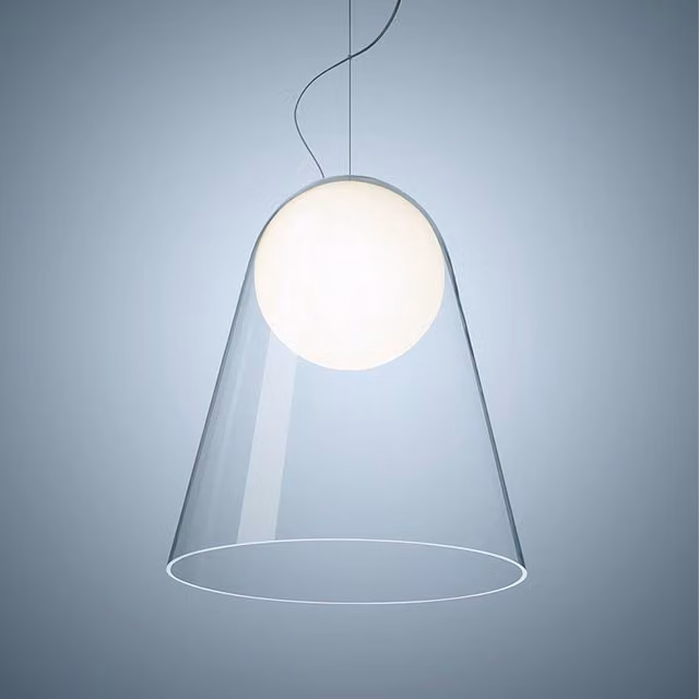 Lampada a sospensione Foscarini Satellight in vetro bianco o trasparente con luce LED dimmerabile e altezza regolabile