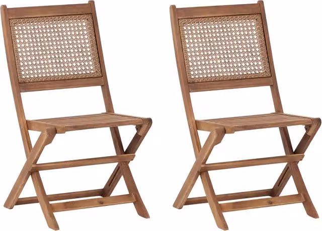Set di 2 sedie da giardino pieghevoli BELIANI in legno di acacia marrone stile rustico L: 60 cm, P: 43 cm, H: 90 cm