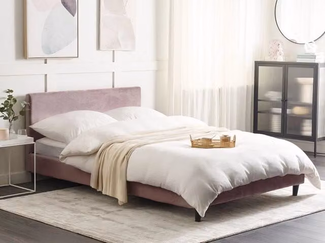 Letto matrimoniale Beliani in tessuto velluto marrone con rete a doghe elastiche L/P/H: 140 x 200 x 220 cm