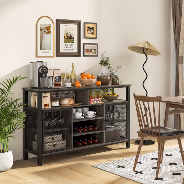 Credenza per vino e caffè Costway in stile industriale con portabottiglie e ante in vetro, Grigio, L: 140 cm