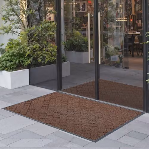 Zerbino per porta d'ingresso VEVOR Marrone, Tappeto commerciale lavabile e antiscivolo, L: 119,4 cm, P: 88,9 cm, H: 7,0 cm