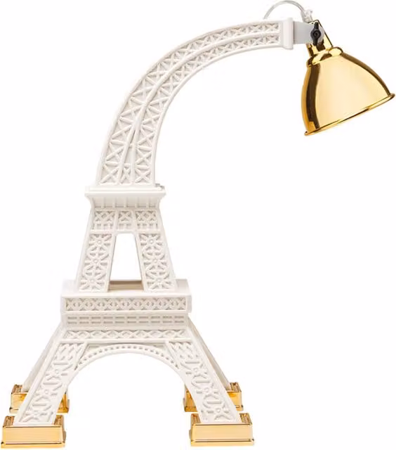 Lampada da tavolo Qeeboo Paris M in polietilene e ottone, disponibile in bianco o oro/ottone, con paralume a cupola regolabile
