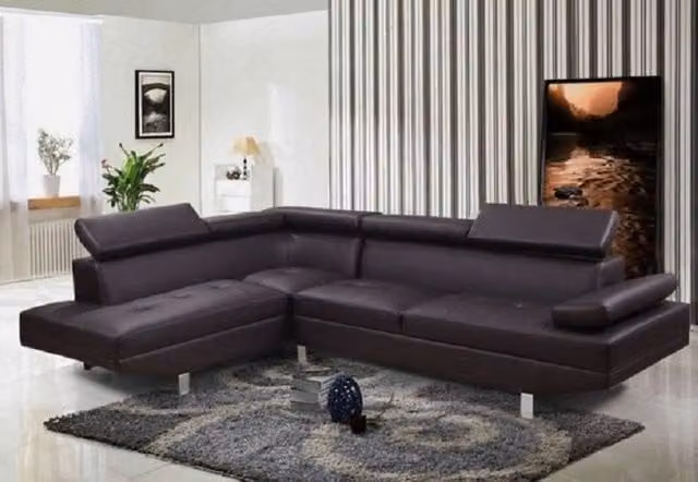 Divano angolare moderno Sicorage Eldy in pelle marrone con funzione letto e poggiatesta regolabile, lato sinistro, L: 270 cm
