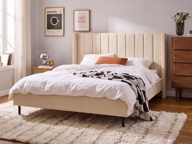 Letto matrimoniale Beliani in tessuto bouclé beige con doghe in legno stile moderno L/P: 160 x 200 cm