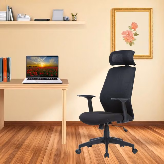 Sedia da ufficio presidenziale DMORA Idro, poltrona ergonomica con poggiatesta e braccioli, Nero, L: 63 cm, P: 62 cm, H: 117/126 cm