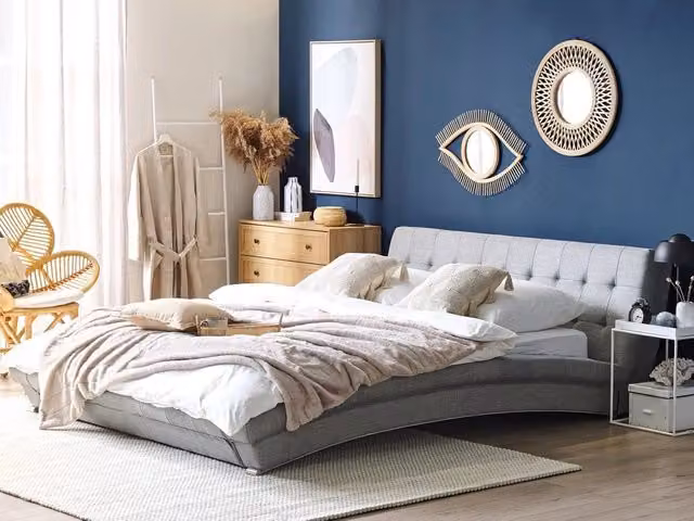 Letto ad acqua BELIANI in tessuto grigio con telaio imbottito e testiera trapuntata L/P: 160 x 200 cm