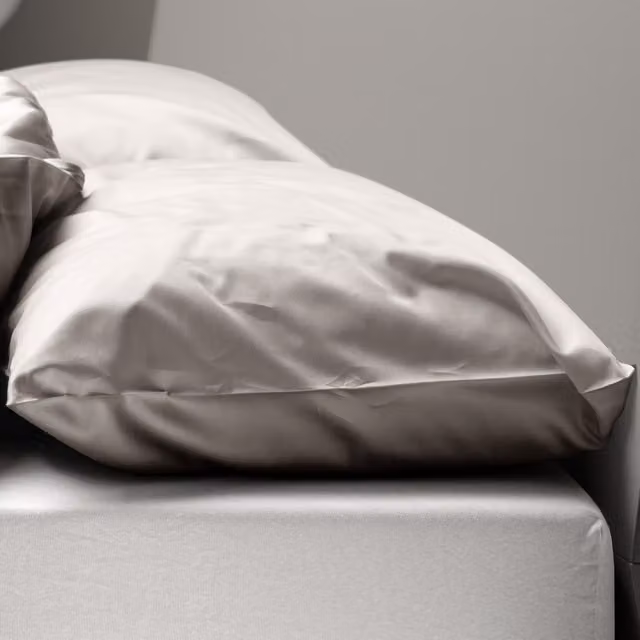 Federa copricuscino reversibile DaunenStep Oasi Kiss in cotone mako satin grigio
