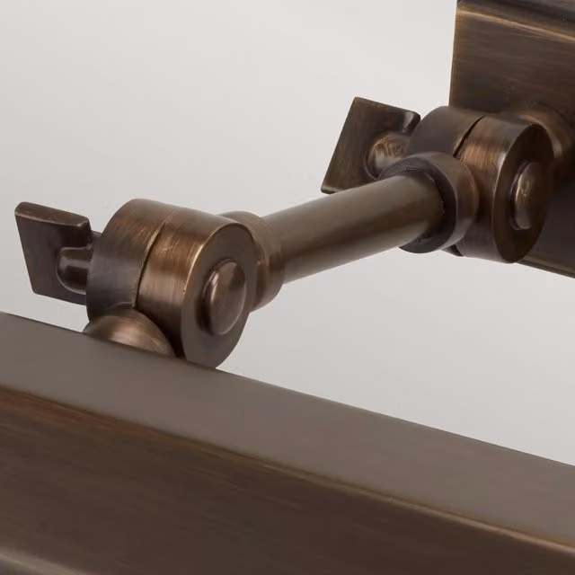 Applique Elstead Lighting Chawton in metallo bronzo scuro con 1 luce E14 regolabile per quadri e specchi