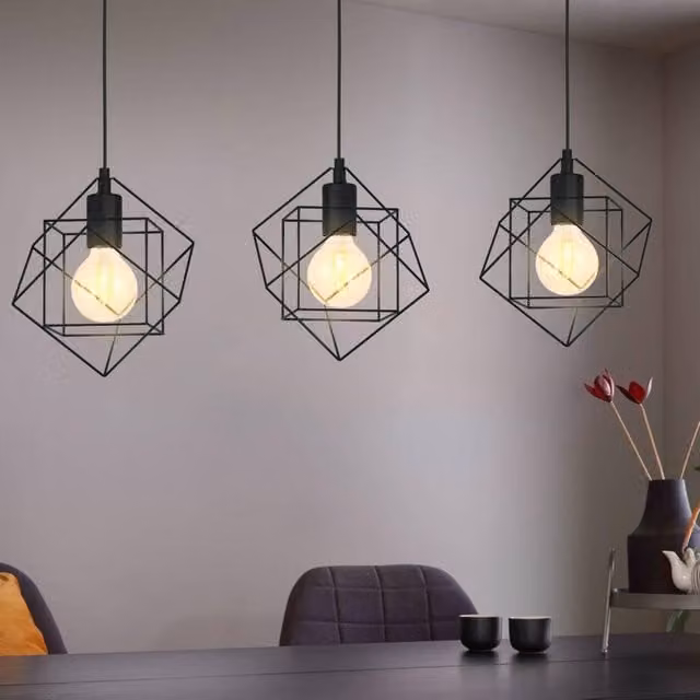 Lampadario a sospensione design Straiton Eglo nero in metallo con 3 portalampada E27, H: 110 cm, L: 90 cm, P: 180 cm