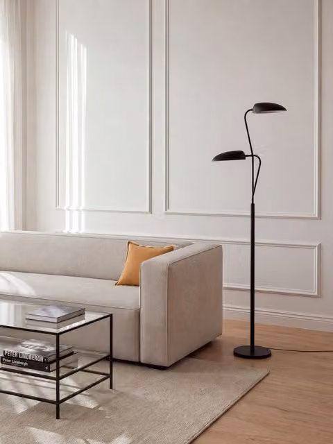 Lampada da terra moderna ad arco Kenay Home in metallo nero, H 142,5 cm x L 40,5 cm x P 40,5 cm