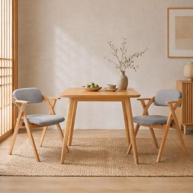 Sedie pieghevoli OKWISH in legno massello grigio con braccioli, seduta imbottita in tessuto e design impilabile