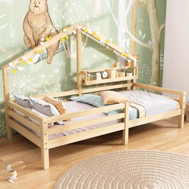 Letto singolo per bambini Xylo in legno di pino con struttura a casetta e ripiani laterali, colore beige, L/P/H: 200 x 90 x 120 cm