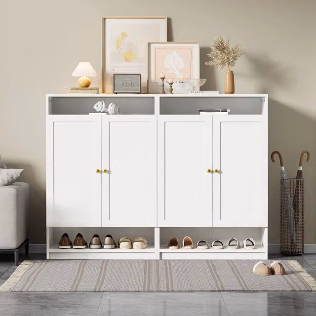 Mobile portascarpe bianco con 2 ante e ripiani regolabili L: 146 cm, P: 34 cm, H: 109 cm