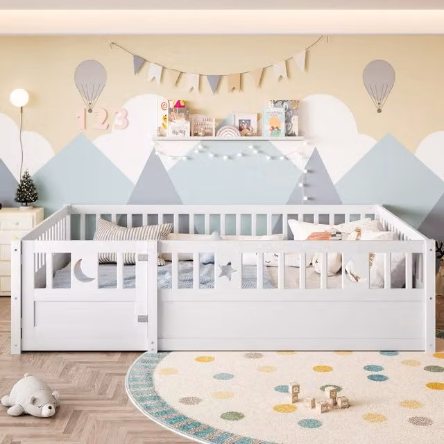 Letto per bambini Mivray in legno di pino bianco con barriera perimetrale chiudibile e decorazioni stelle e luna L/P: 140 x 190 cm