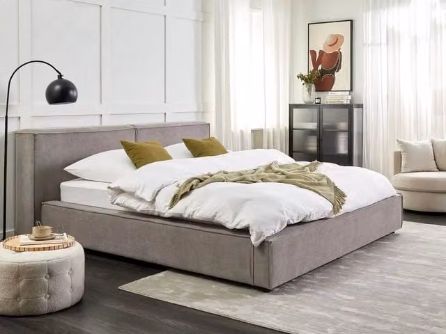 Letto matrimoniale Beliani in velluto grigio con struttura a doghe in legno stile classico L/P/H: 180 x 200 x 242 cm