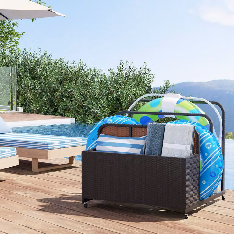Organizer esterno Costway in rattan marrone con ruote e scomparti per cuscini da piscina