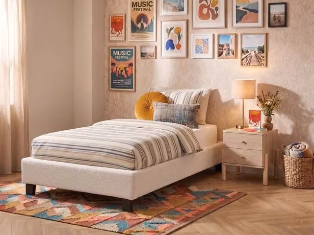 Letto singolo BELIANI in bouclé beige con rete a doghe senza testiera L/P: 90 x 200 cm