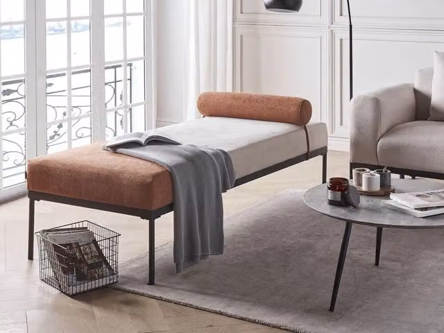 Chaise longue moderna BELIANI in tessuto beige e marrone con struttura in metallo e cuscini inclusi L/P/H: 172 x 73 x 47 cm