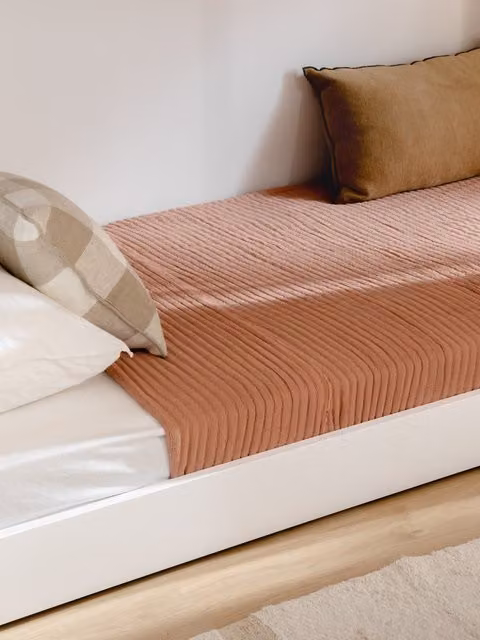 Obi coperta trapuntata a righe in cotone rosa Kenay Home L: 130 cm, P: 200 cm
