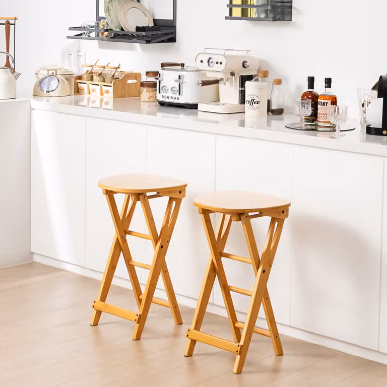Set di 2 sgabelli pieghevoli da bar Costway in bambù e rattan, colore naturale beige e marrone, H x L x P: 61 x 33 x 33 cm