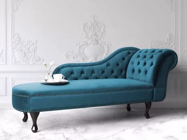 Chaise Longue Chesterfield in Velluto Blu Turchese BELIANI Versione Destra per Soggiorno e Camera da Letto L/P/H: 169 x 65 x 79 cm