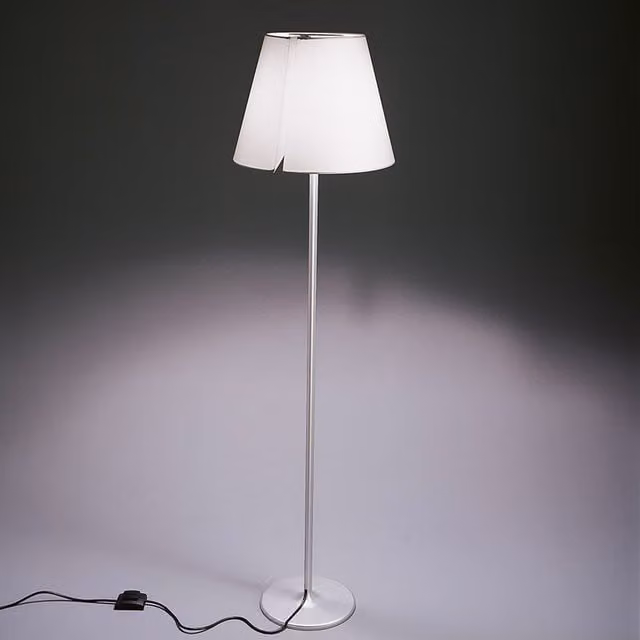 Artemide Melampo Piantana da lettura regolabile in metallo e tessuto bianca con base argentata, Altezza: 163 cm