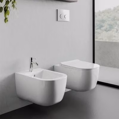 Set sanitari sospesi Mirto in ceramica Dolomite bianca con tecnologia rimless, scarico a parete e sedile soft close, L/P/H: 55 x 41 x 36 cm