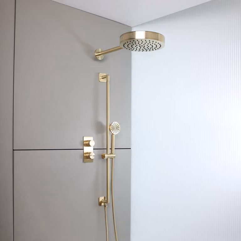 Sistema Doccia HudsonReed con Miscelatore Termostatico, Soffione Rain, Asta Saliscendi e Doccetta in Ottone Oro Satinato