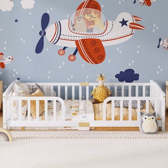 Letto da pavimento Minimal in legno di pino bianco per cameretta dei bambini L/P/H: 90 x 200 x 206 cm