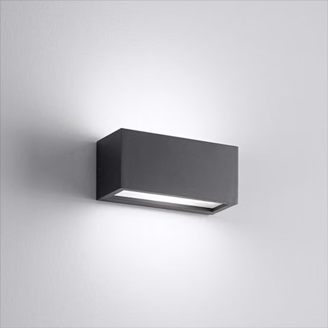 Applique da esterno Isy EST Metrò con tecnologia LED e illuminazione up/down in metallo per giardino e terrazza, disponibile in bianco, nero o marrone