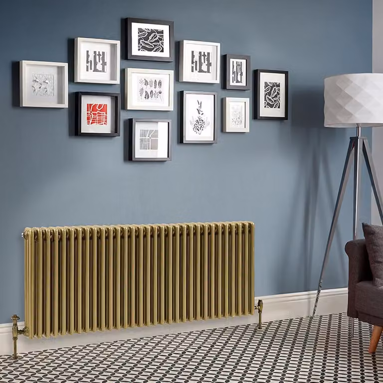 Radiatore Orizzontale a Tripla Colonna Regent in Acciaio Colore Oro L: 141,5 cm, H: 50 cm