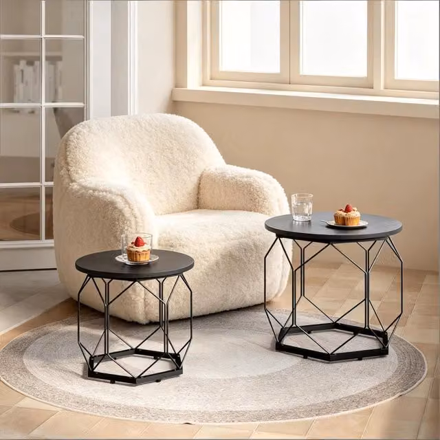 Set di 2 tavolini da salotto rotondi OKWISH in legno e metallo nero con finitura opaca e design moderno