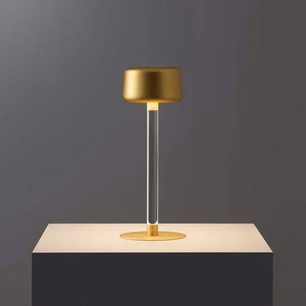 Lampada da tavolo ricaricabile Olev in metallo oro/ottone con tecnologia LED dimmabile